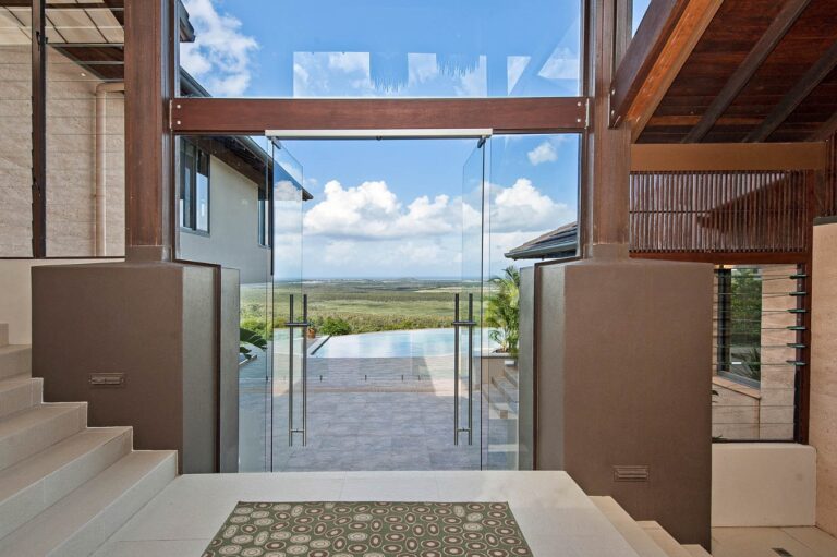 Peregian Beach Holidays LJ Hooker - Tour Australia In Style - Australia Travel