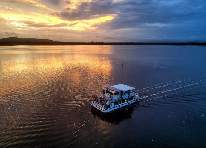 Noosa Queen Sunset