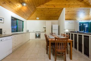Bushy Lake Chalets - Bushy lake