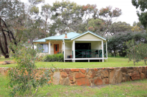 Bushy Lake Chalets - Bushy lake